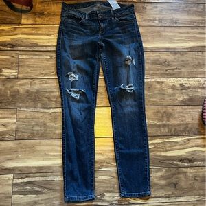Excellent condition. No flaws. Allows for stretch